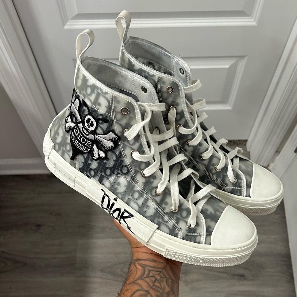 B23 HIGH-TOP SNEAKER